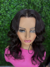 Load image into Gallery viewer, Holli Full Lace Unit